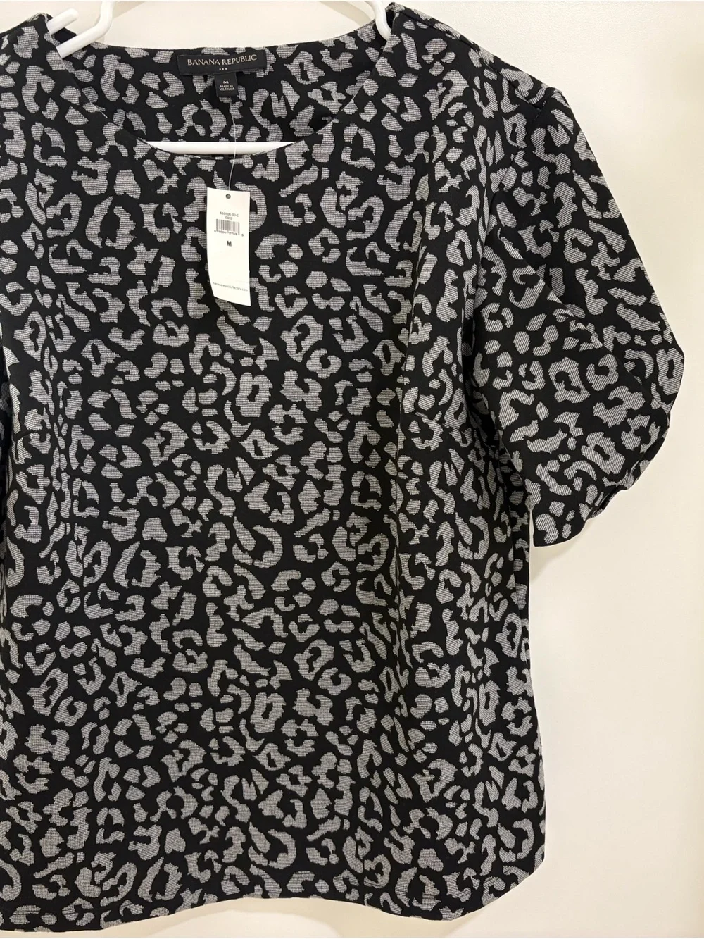 Banana Republic Black & Gray Leopard Print Puff Sleeve Top